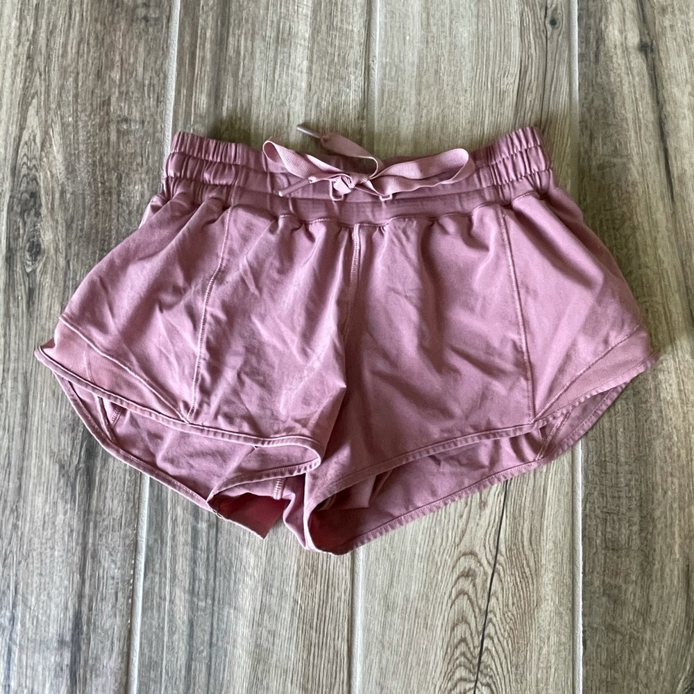 Lululemon Hotty Hot Shorts - Quicksand, Si…